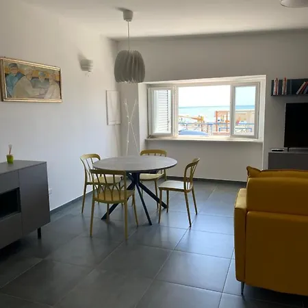 Villino Marpi Fronte Spiaggia